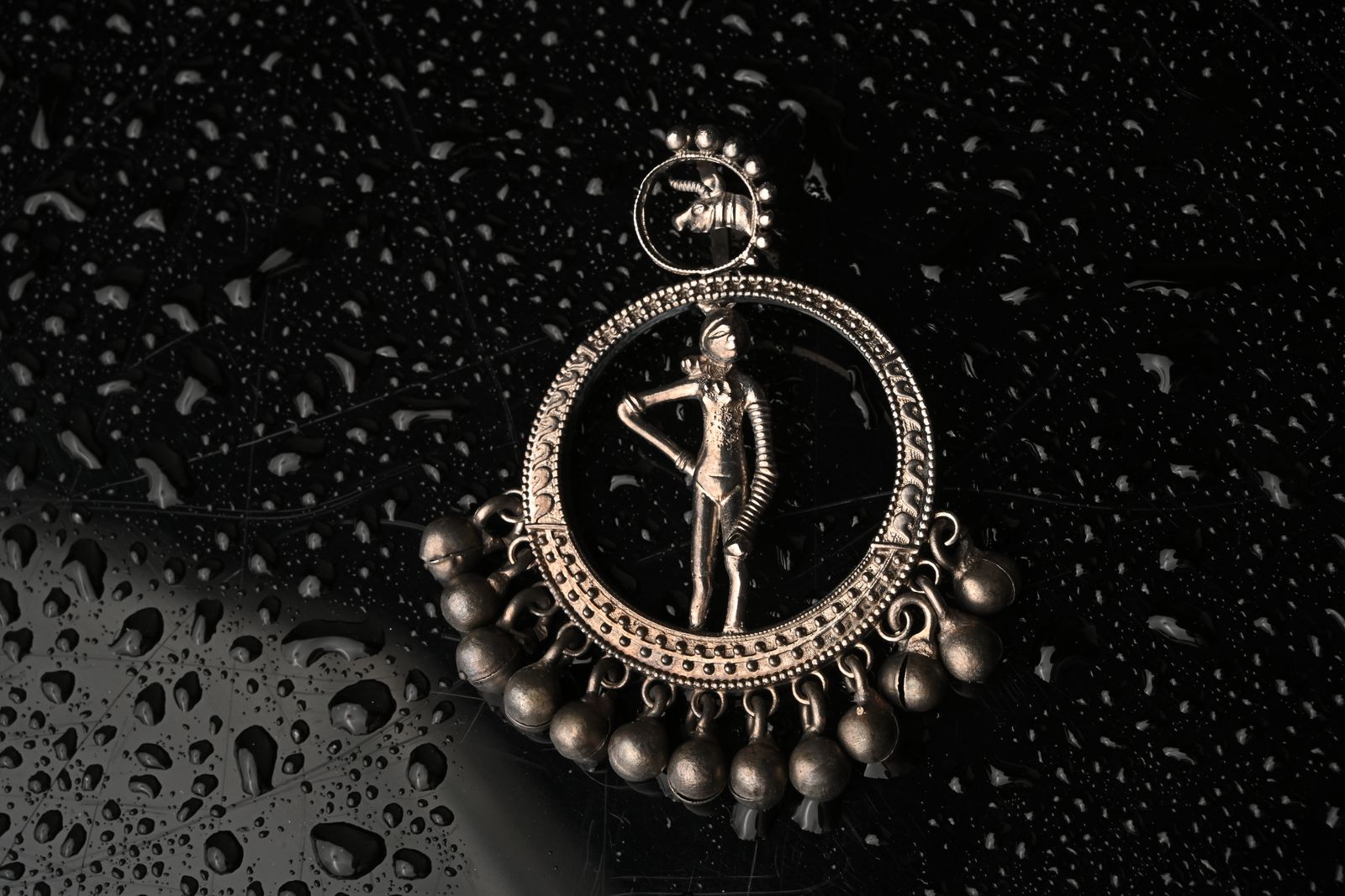 Heritage silver locket inspired by traditional subcontinental forms — image 4